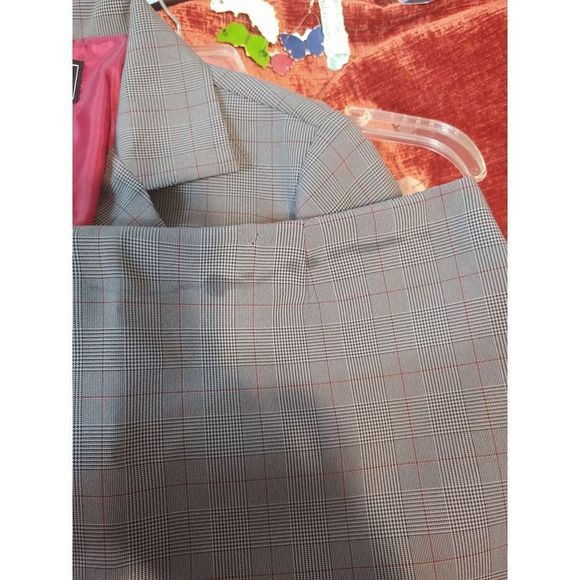 Sweet Petite 4Button Skirt Suit Grey‎ Red Pin Stripes Women's Size 16P - Picture 7 of 8